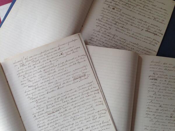Wie wil er authentieke handgeschreven #indische #verhalen helpen digitaliseren voor indischeverhalen.nl?