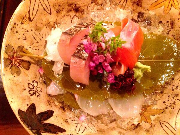 seiryuhan's tweet photo. お刺身をウマウマ♪ http://t.co/Yqx3z2VMvS