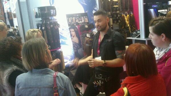prohairlive's tweet photo. Live demos with @easilocks at #prohairlive2014 http://t.co/6vT8cMn1oU