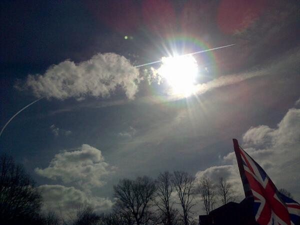 Wood2Wendy's tweet photo. #chemtrails #lookup @ChemtrailedSky @ChemtrailShield @Chemtrail_UK @HartReikiCURES @LondonChemtrail http://t.co/ltYBA1koxA