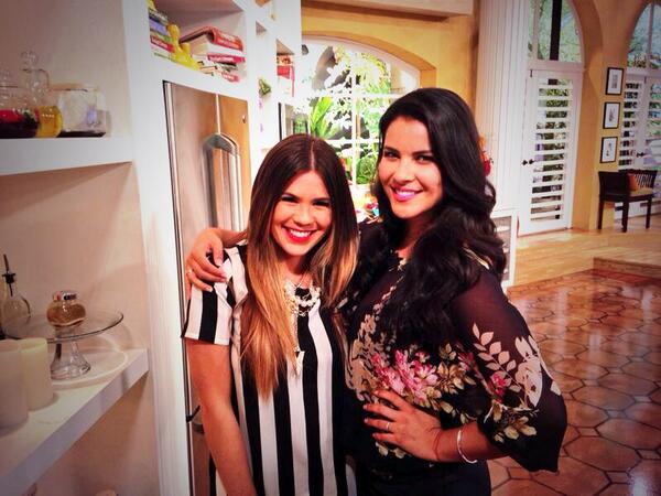 LitzyOficial's tweet photo. RT @PedrozaPaola: Me and my sistaaa...I love you soooooo much! @LitzyOficial @UnNuevoDia @LaVozKids http://t.co/PvtG9MtGRf\\I love you more!