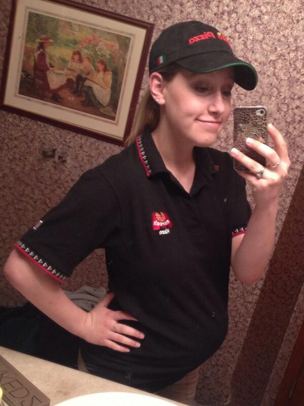 KaileyShunk's tweet photo. #1059selfie ✌️ http://t.co/ZpAFUwa53j