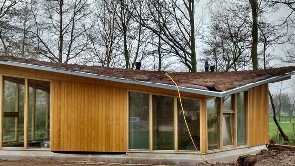 Weer een mooi project waar dakturf op ligt! Over een paar weken het resultaat als het groen is...
