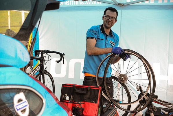 cyclingplus's tweet photo. The @ShimanoROAD @UKmadison neutral support team did a brilliant job at the #cpweekender Cheers guys! http://t.co/4O40T1lMqR