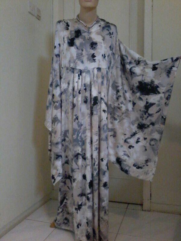 tsyerra's tweet photo. [Dress] bahan satin silk(Velvet), All Size, Panjang gaun 135cm, Harga 250rb More info 085313736953 http://t.co/1TTqDgUd46