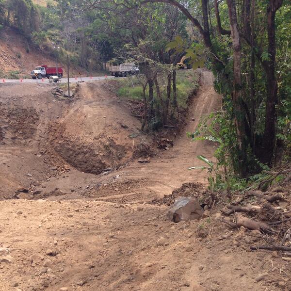 MonumentalCR's tweet photo. #HuecoCR presenta suelos erosionados http://t.co/4T21091Xin
