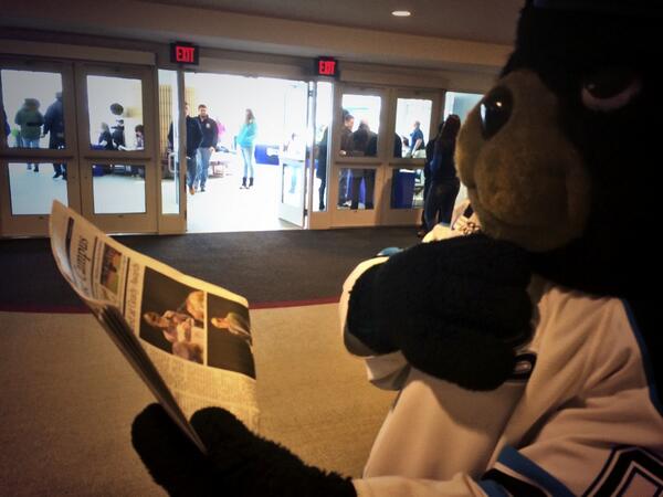 .@BananasTBear reading @TheMaineCampus #AcceptedStudentDay #UMaine