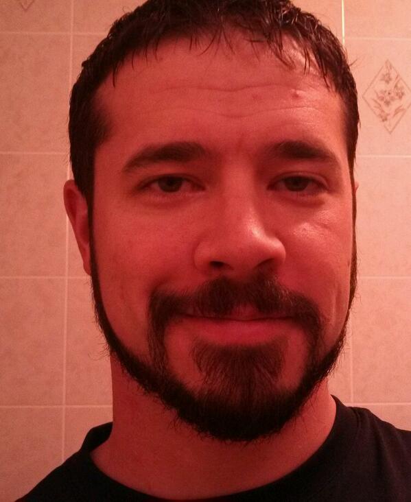 pe_maxwell's tweet photo. 1at day of the shave off. Not much difference from usual. Can't take too much off at a time.....has to last 5 days. http://t.co/pz4Rz1dqJs