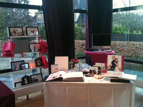 Vanavond present op de #trouwbeurs <a href="/BBJaIkWil/">Beurs Ja, ik wil!</a> in Charme Hotel Oranjeoord in Hoog Soeren! #trouwen #fotograaf