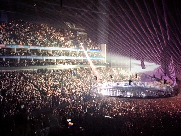 H34thy's tweet image. “@BigFenOfficial: #drake @charlessims_ @Mario_Falcone @ionutz_dutca @SamanthaFaiers http://t.co/ooQof1ZkmF” Great view that 😂🙈😂😂😂🙈