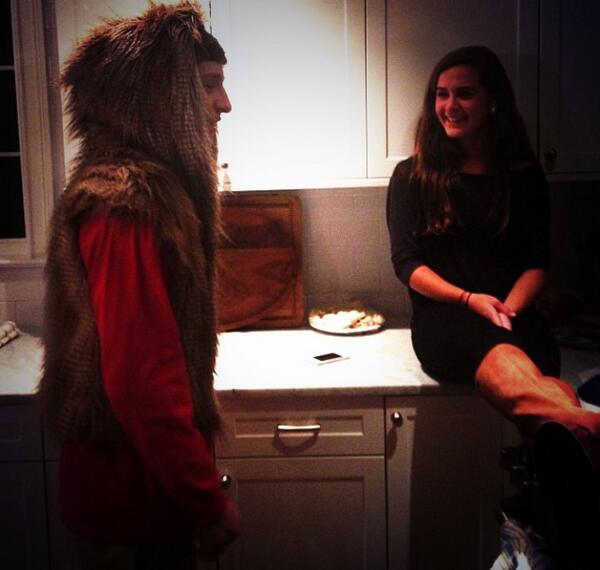 DefinitelyBri's tweet image. She just made herself comfortable on your counter @KotaThomass @Tori_Ann_Smith @c_lupe15