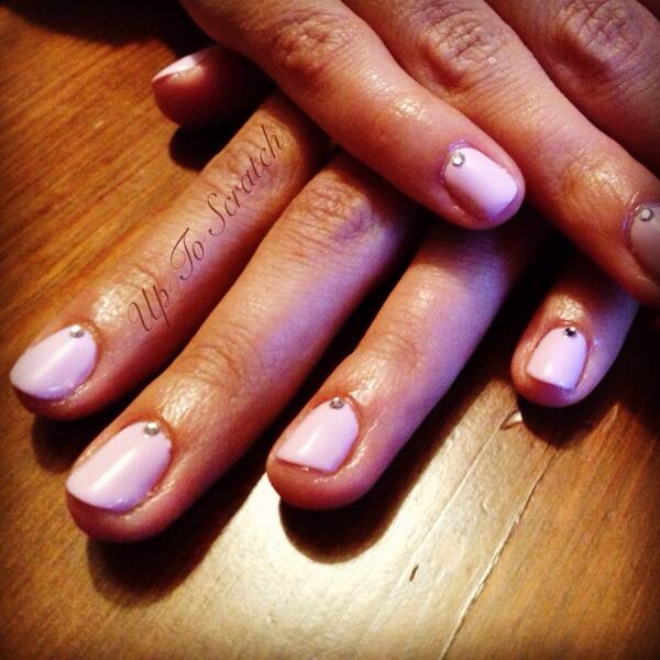 UpTooScratch's tweet image. #shellac Cakepop with #swarovski crystals #manicure #nailart #nails #notd #nailjunkie #beauty #guildford #surrey