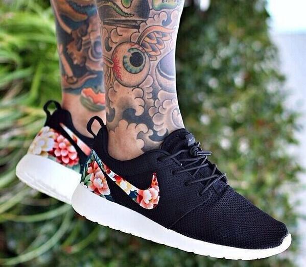 brownblndefacts's tweet photo. These roshe runs😍 http://t.co/oogsCdoYpS