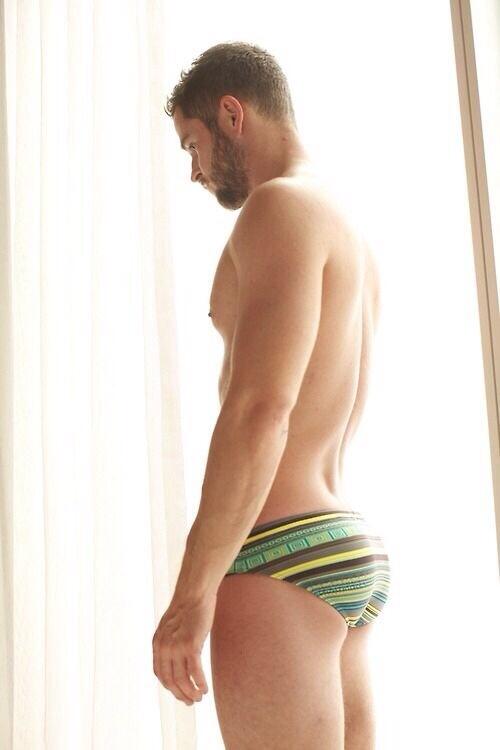 CandidGay's tweet photo. Cutie with a booty http://t.co/rC4GSkRSwF