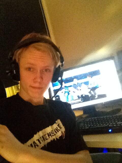 falle22's tweet photo. #D3RoS #D3RoSLaunch #selfie http://t.co/TybAe14yTd