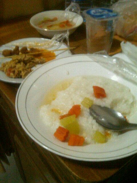 arta_dewi's tweet photo. Semangat, semangat, semangat http://t.co/5XsrMWAunw
