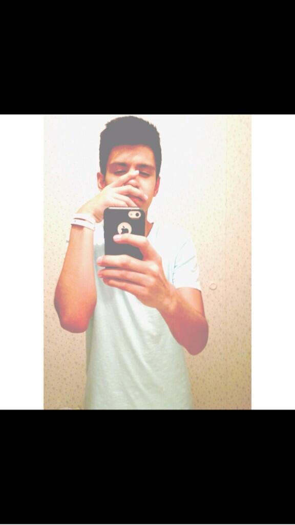 YohmanRose's tweet photo. #mcm bc he's my favorite Alabama dude 😘 @_mvrko_ http://t.co/xzo3jTeBdK