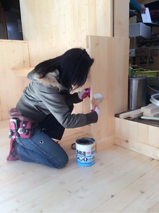 私、 何屋さんだろ^^; 今お世話になってるお店の改装工事手伝ってます(・&omega;・)ノ http://t.co/rk2gSQcyID<a href="/tag/vividcolor"class="tags"><span>#vividcolor</span></a>