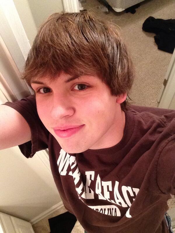 JacobTyler16's tweet image. Hey pretty boys :)