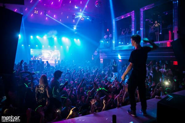 leafybug123's tweet image. “@LIVmiami: Day 1 of @MiamiMusicWeek w/ @MartinGarrix. We are all animals tonight! Photo via @menbarphotos http://t.co/EvlUVx41Va”. I lush u