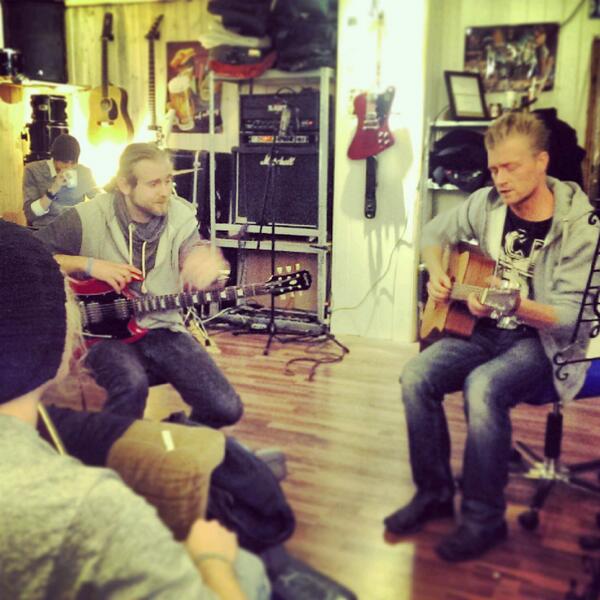 rantdk's tweet image. We've been awefully quiet lately, but that's bcuz we're brewing up a big batch of new tracks! #songwriting #rocknroll