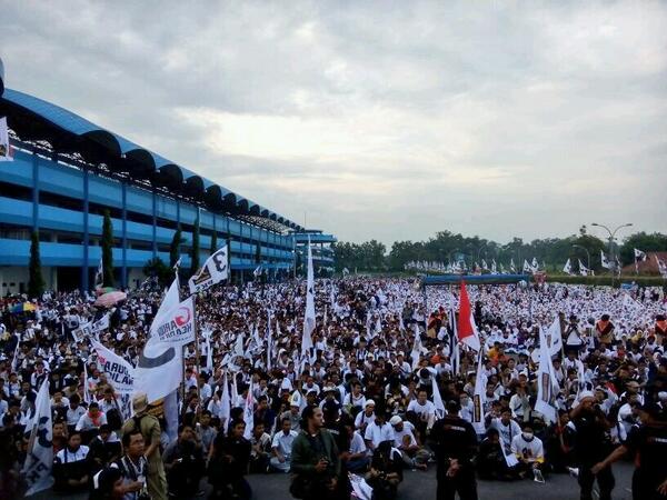 Dengan massa sebanyak ini, tanpa kerusuhan &amp; keributan.. Ooo indah negeri ini. #JogjaPilihPKS "