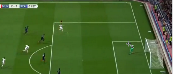 433NEWS's tweet photo. Wat zijn er toch weer GEWELDIGE goals gemaakt op FIFA 14 afgelopen week. 

VIDEO —> http://t.co/HXdNbNRjxl http://t.co/3rKPgC4UG6