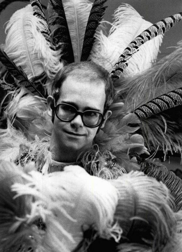 Oggi <a href="/eltonjohndotcom/">Elton John</a> compie 67 anni ed esce l'edizione speciale di Goodbye Yellow Brick Road repubblica.it/spettacoli/mus…