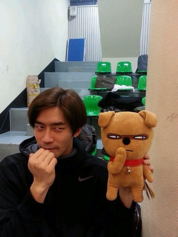 Hellonoona's tweet photo. 본인도 즐거운가보다. http://t.co/a0MtA5EwSb
