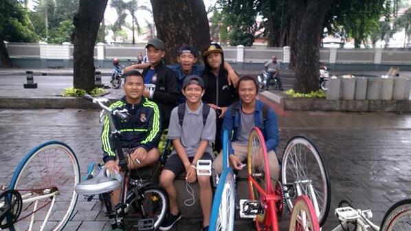 darmawanrifky's tweet photo. CFD with @GOTOEAST_ http://t.co/b9i7eFz7lI