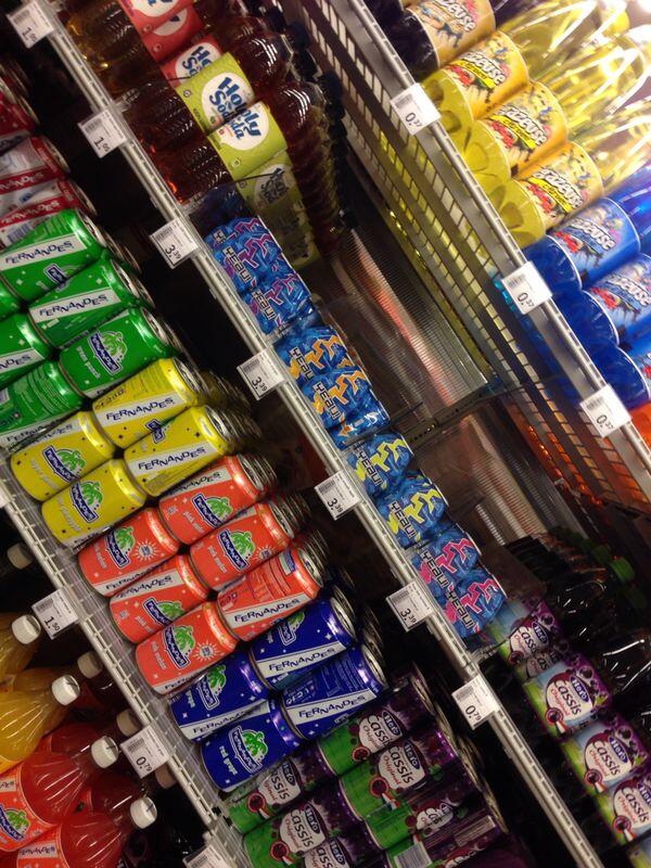 YEAUtastemaker's tweet image. .....YEAU! flesjes liggen naar je te zwaaien bij #AlbertHeijn Eemplein in Amersfoort. Wie pakt ze eerst?