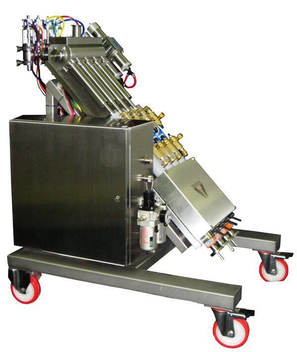 VolumetricTech's tweet image. One of our multi head incline piston fillers... this machine is tough and soo accurate ... manta.com/t/AihUGI