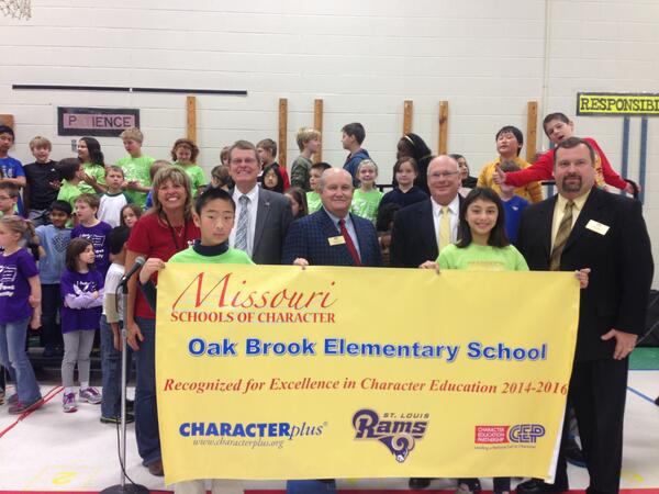 Congrats to Oak Brook in <a href="/ParkwaySchools/">Parkway Schools</a>! On hand to celebrate with staff was <a href="/ParkwaySupt/">Parkway Superintendent</a>! @STLouisRams @CEPnews