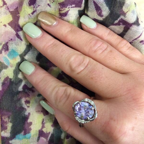 taraamichele13's tweet image. Pastel/mint green and gold ✨ @nail_porn @NailPrincess_