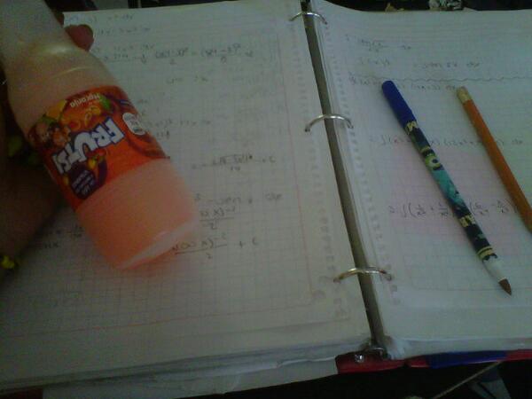 YahairaBUribe's tweet image. #goodclass #Integralcalculation #WithFrutsi
