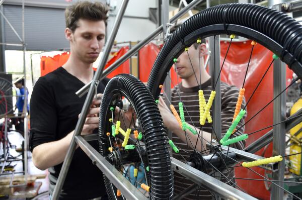 RecycleHUB's tweet photo. The carts are coming along nicely! http://t.co/w3CCM5HLpp