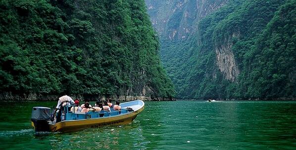 AMHMTuxtla's tweet photo. ¿ya conoces el cañón del sumidero? Ven en esta semana santa! #VisitaChiapas #Tuxtla #ChiapaDeCorzo http://t.co/qaAKEYi1w7