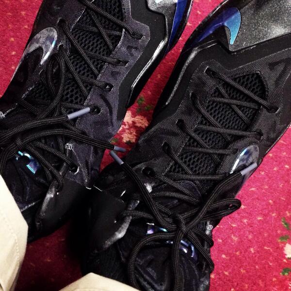 Lebron XIs blackouts, khakis and crappy carpet ;)