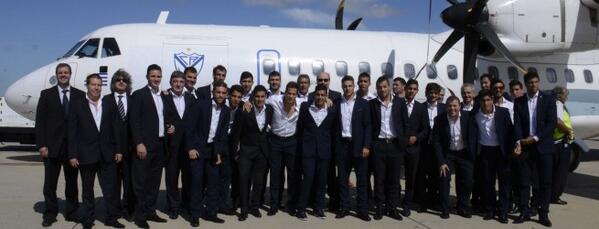 FÚTBOL: Avión Ploteado. La delegación de Vélez Sarsfield ya está en Curitiba y para este viaje la Institución.