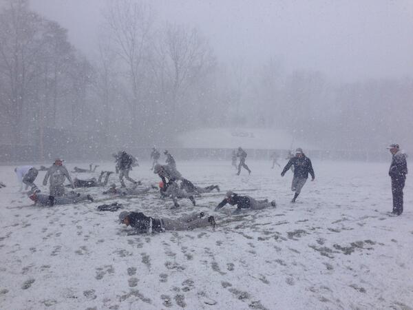 ODUBaseball_'s tweet image. Snow squall during practice at Panther Valley!  10 minutes later it&apos;s beautiful out ... #springbaseball