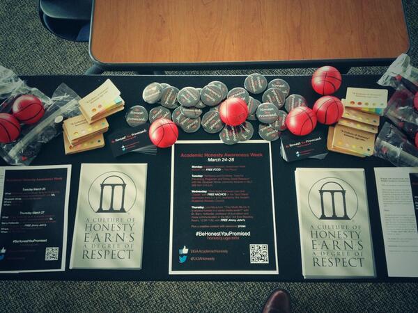 DuffHunt's tweet photo. Gearing up for Refworks and Endnote @UGAHonesty #behonestyoupromised http://t.co/27WduKDgzO