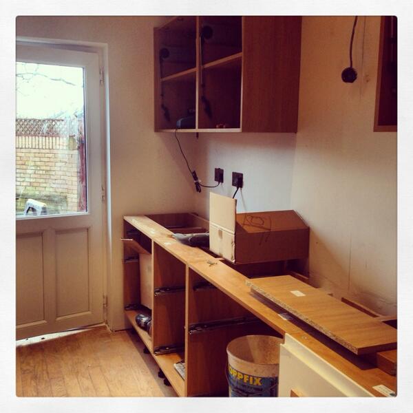LimaKitchens's tweet image. #kitchen #installationinprogress #compactyetpractical