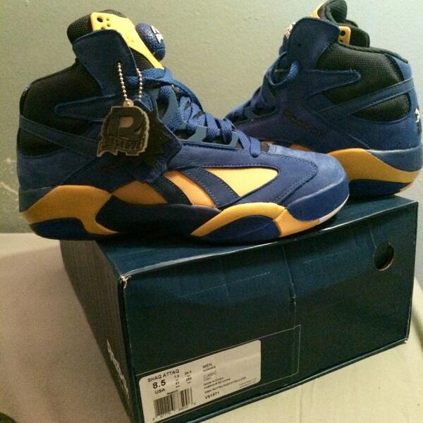 KING_TOS_apr21's tweet image. Sneakers always on point .... #friendoftheprogram #packershoes #shaqattaq