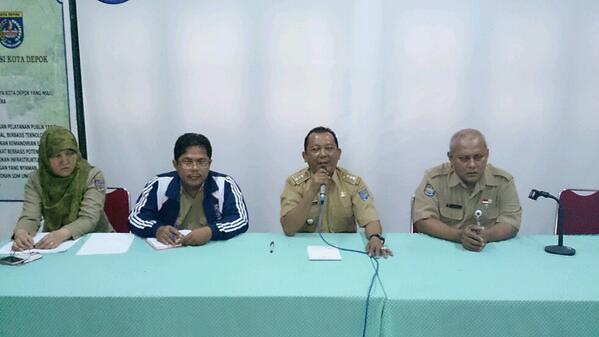 ebengdjayadi's tweet photo. @Nur_Mahmudi rapat lomba TPUKS http://t.co/c19B8qHScA