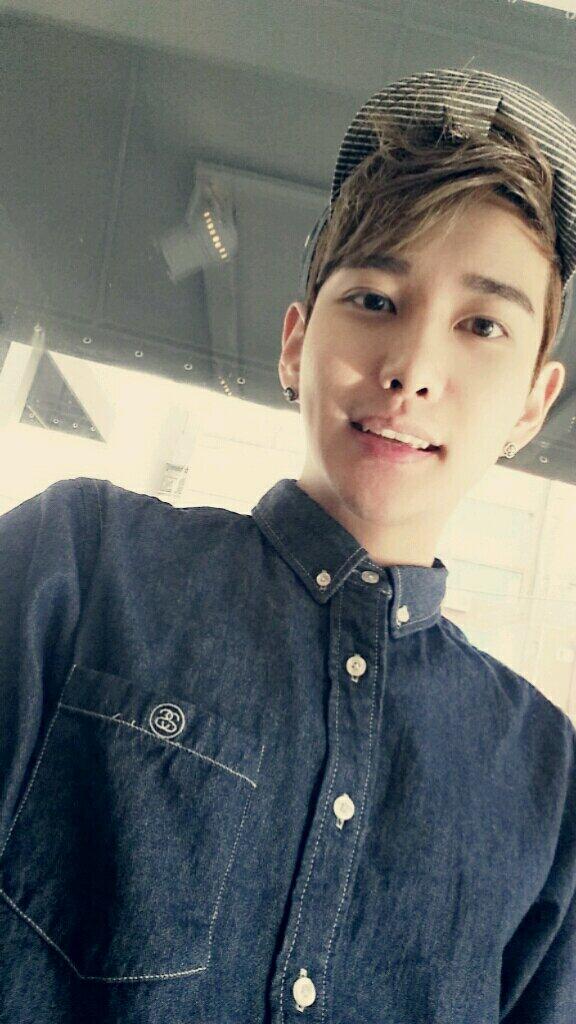 BBomb_90's tweet photo. That face lmao RT @taeeun_93: BBomb_90 ㅠㅠ ㅠㅠ ㅠㅠ http://t.co/VlhvvY0Z5l