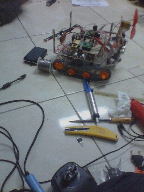 suasana pas bikin robot