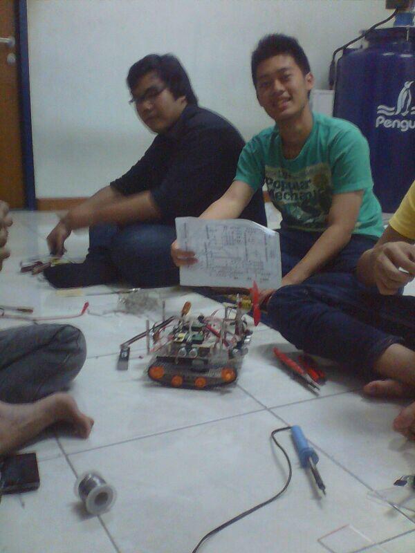 ceritanya <a href="/faisalrusmana/">Faisal W.K.R</a> lagi numpang narsis hahha