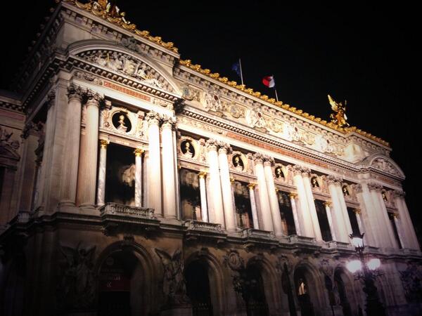 shellyntravis's tweet image. Passed by L&apos;Opéra Garnier tonight. A beautiful sight at night! #comm2553pv  #pvims2014