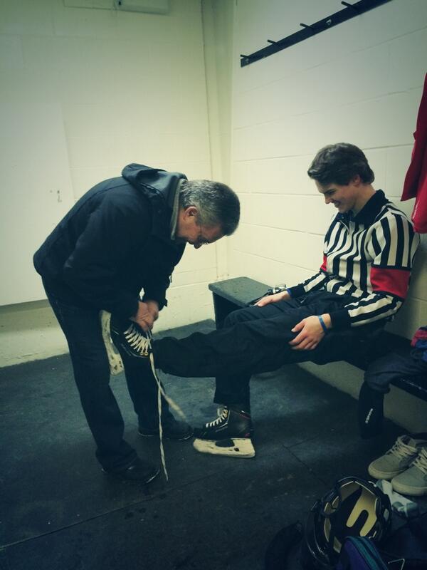 MidwestMidgetAA's tweet photo. Hey @joshsielsky first rule of reffing is you have to be able to tie your own skates. http://t.co/mGwXAPbonJ