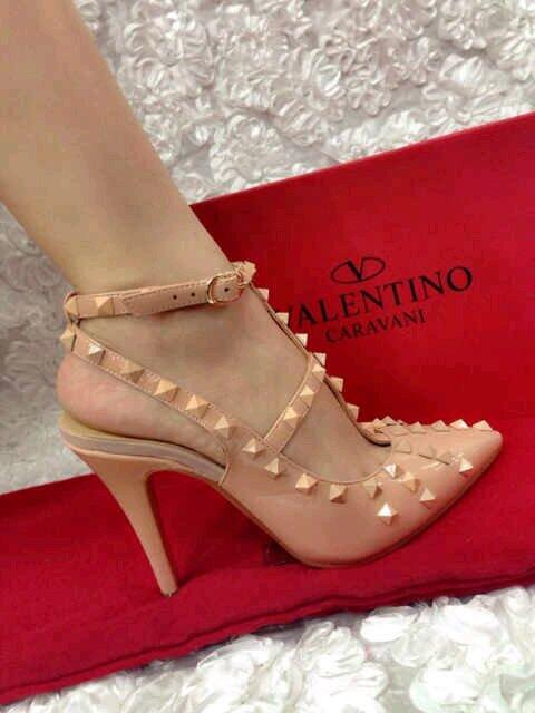 kanialand's tweet photo. Valentino rockstud 1 strap heels 10cm (size 35-40) idr 1,5jt (cream,black,red) #shoesfashion #shoesimport #olshopindo http://t.co/thK9HrzvX0